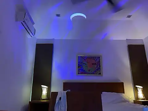 Snapshot of SirenaBelle chatting on September 26, 2025, 11:53 pm SirenaBelle online show from September 26, 2025, 11:53 pm