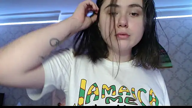 FelvivalKitty online show from January 4, 2025, 8:59 pm