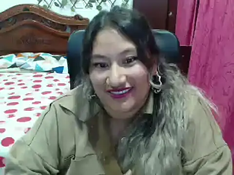 Snapshot of EmilyLove1014 chatting on December 27, 2024, 12:18 am EmilyLove1014 online show from December 27, 2024, 12:18 am