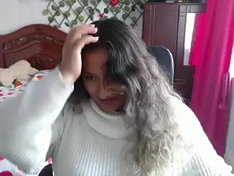 Snapshot of EmilyLove1014 chatting on December 28, 2024, 8:47 pm EmilyLove1014 online show from December 28, 2024, 8:47 pm