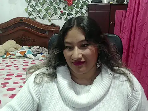 Snapshot of EmilyLove1014 chatting on December 29, 2024, 1:34 am EmilyLove1014 online show from December 29, 2024, 1:34 am