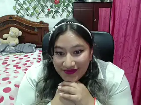 Snapshot of EmilyLove1014 chatting on January 11, 2025, 2:52 am EmilyLove1014 online show from January 11, 2025, 2:52 am