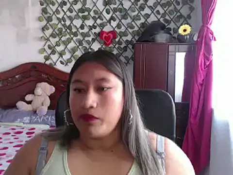 Snapshot of EmilyLove1014 chatting on January 12, 2025, 5:22 pm EmilyLove1014 online show from January 12, 2025, 5:22 pm