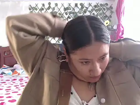 Snapshot of EmilyLove1014 chatting on January 14, 2025, 5:01 pm EmilyLove1014 online show from January 14, 2025, 5:01 pm