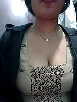 Snapshot of Kavita_ji chatting on December 23, 2024, 1:51 am Kavita ji online show from December 23, 2024, 1:51 am