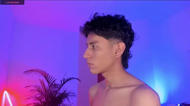 Snapshot of Levin_Hikaru chatting on September 29, 2025, 2:27 am Levin Hikaru online show from September 29, 2025, 2:27 am