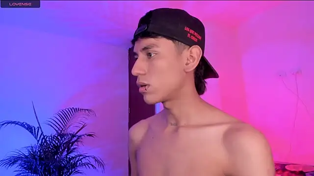 Snapshot of Levin_Hikaru chatting on October 2, 2025, 6:31 am Levin Hikaru online show from October 2, 2025, 6:31 am