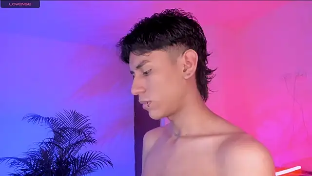 Snapshot of Levin_Hikaru chatting on October 16, 2025, 8:04 am Levin Hikaru online show from October 16, 2025, 8:04 am