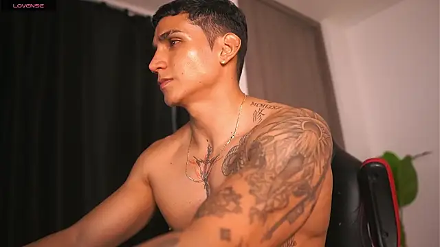 Snapshot of muscle_boyhorny chatting on February 15, 2025, 2:26 am muscle boyhorny online show from February 15, 2025, 2:26 am