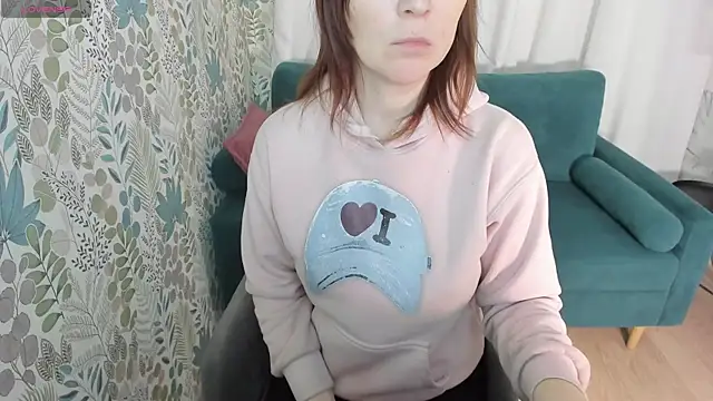 ZoeEast online show from December 21, 2025, 1:29 pm