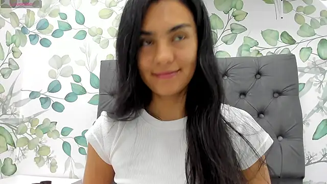atilanadiaz7 online show from December 11, 2024, 1:39 pm