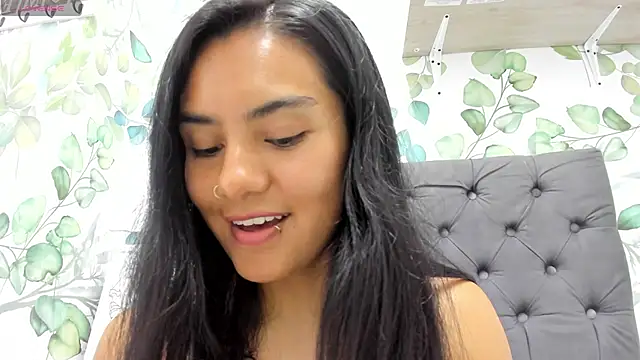 atilanadiaz7 online show from December 13, 2025, 7:53 pm