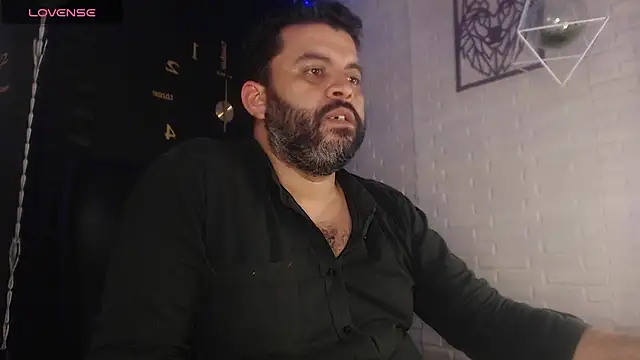 Santi Ruiz2 online show from January 22, 2025, 6:20 pm
