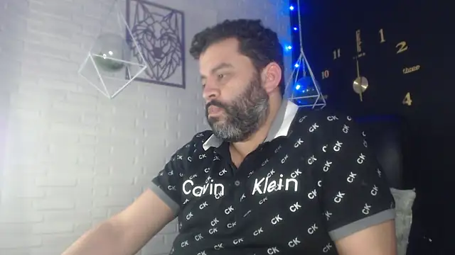 Santi Ruiz2 online show from January 29, 2025, 11:25 pm