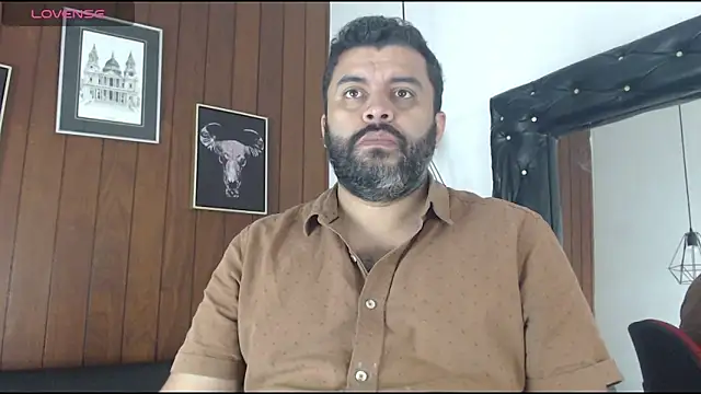 Santi Ruiz2 online show from March 4, 2025, 2:10 pm