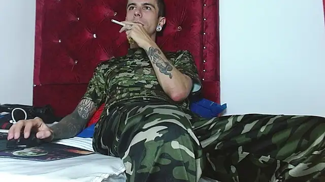 Aaron BigDickxxx online show from December 3, 2024, 12:57 am