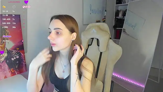 Snapshot of __SilviaAbby__ chatting on January 4, 2025, 12:05 pm SilviaAbby online show from January 4, 2025, 12:05 pm