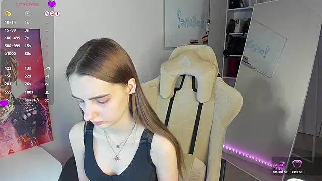 Snapshot of __SilviaAbby__ chatting on January 8, 2025, 3:19 am SilviaAbby online show from January 8, 2025, 3:19 am