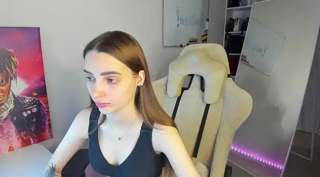 Snapshot of __SilviaAbby__ chatting on January 12, 2025, 12:23 pm SilviaAbby online show from January 12, 2025, 12:23 pm
