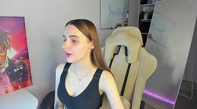 Snapshot of __SilviaAbby__ chatting on January 12, 2025, 3:25 pm SilviaAbby online show from January 12, 2025, 3:25 pm
