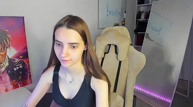 Snapshot of __SilviaAbby__ chatting on January 13, 2025, 12:56 pm SilviaAbby online show from January 13, 2025, 12:56 pm