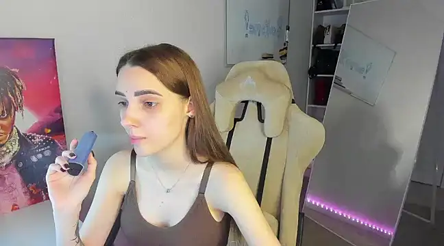 Snapshot of __SilviaAbby__ chatting on January 18, 2025, 5:31 am SilviaAbby online show from January 18, 2025, 5:31 am