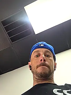 Twin2222 online show from January 9, 2026, 4:54 pm