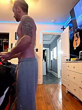 Twin2222 online show from February 10, 2026, 2:04 am