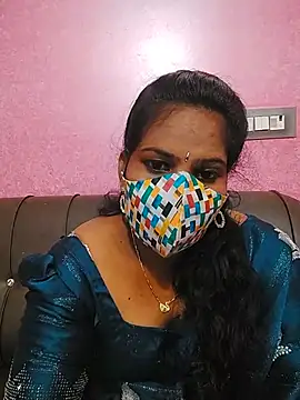 melina214 online show from May 25, 2026, 4:24 pm