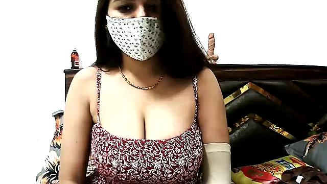 Gloie4u online show from February 19, 2026, 10:44 am