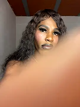 Snapshot of Richchocolatesweet_ chatting on September 15, 2025, 5:35 pm Richchocolatesweet  online show from September 15, 2025, 5:35 pm