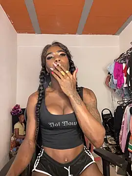 Snapshot of Richchocolatesweet_ chatting on September 23, 2025, 12:46 am Richchocolatesweet  online show from September 23, 2025, 12:46 am