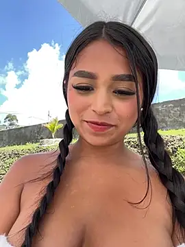 Juli Walker online show from December 5, 2024, 3:50 pm