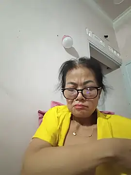 Hotestlove online show from July 31, 2026, 8:14 am