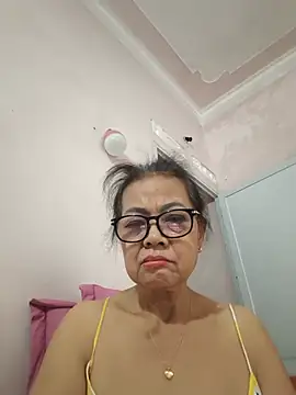 Hotestlove online show from August 3, 2026, 11:30 pm