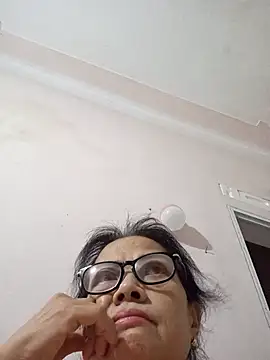 Hotestlove online show from August 4, 2026, 2:30 pm