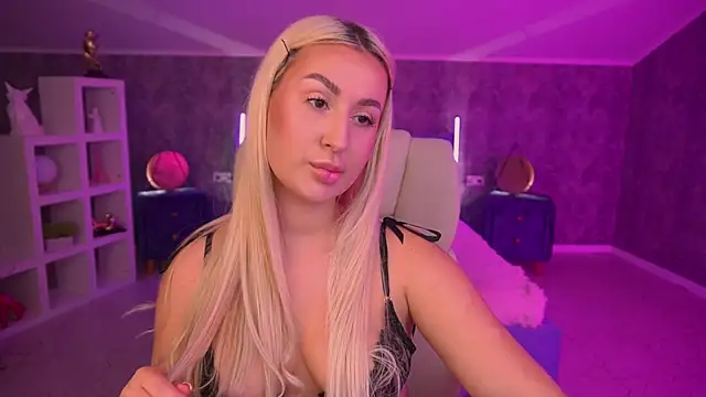 LiaBrazzerr online show from May 20, 2026, 1:50 pm