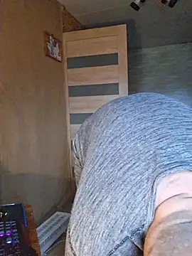 Foxyshaved online show from October 12, 2025, 6:34 am