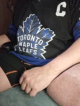 Foxyshaved online show from November 11, 2025, 5:18 am