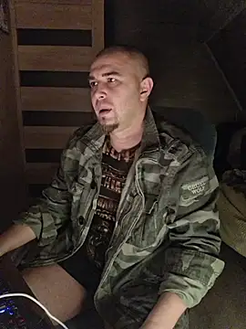 Foxyshaved online show from November 12, 2025, 3:40 am