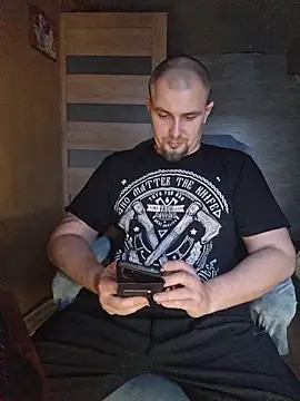 Foxyshaved online show from December 1, 2025, 10:53 am