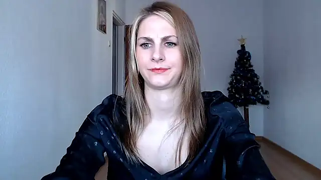 Snapshot of DagmarieFlirt chatting on December 30, 2024, 10:21 am DagmarieFlirt online show from December 30, 2024, 10:21 am