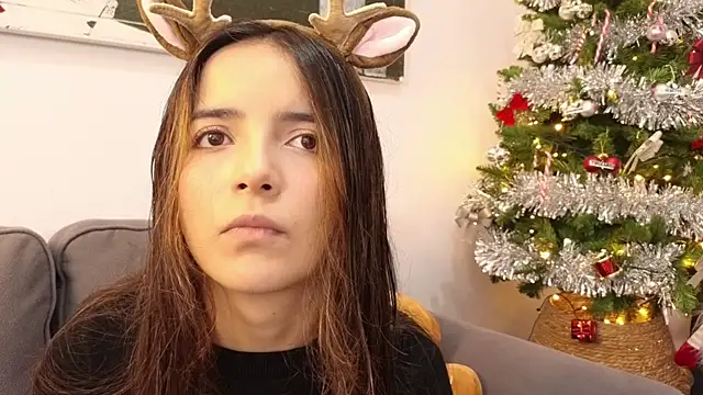 Raychell Black online show from December 22, 2024, 3:33 pm