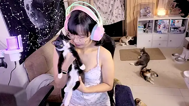 Snapshot of Kana_G chatting on September 21, 2025, 2:51 pm Kana G online show from September 21, 2025, 2:51 pm