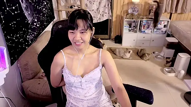 Snapshot of Kana_G chatting on September 23, 2025, 3:48 pm Kana G online show from September 23, 2025, 3:48 pm