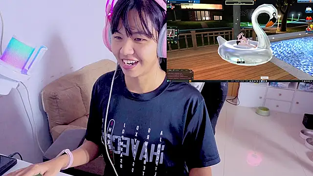 Snapshot of Kana_G chatting on October 13, 2025, 5:24 pm Kana G online show from October 13, 2025, 5:24 pm