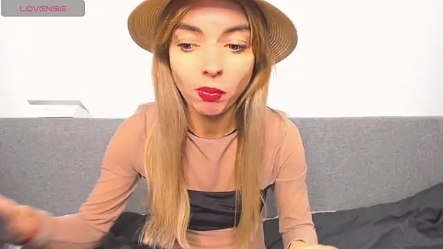Snapshot of _ellen_meow_ chatting on December 1, 2024, 11:47 pm ellen meow online show from December 1, 2024, 11:47 pm