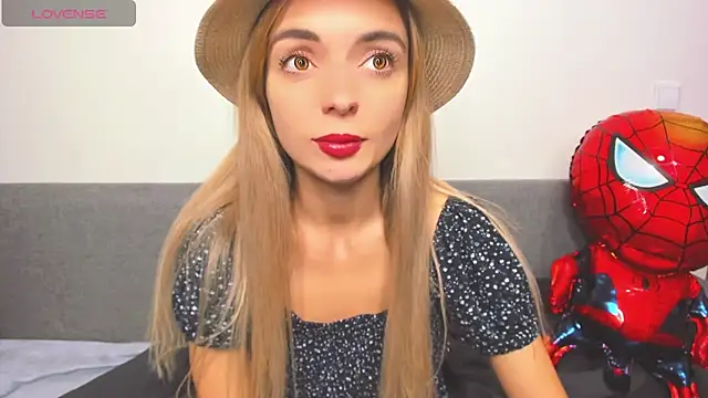 Snapshot of _ellen_meow_ chatting on December 13, 2024, 8:15 pm ellen meow online show from December 13, 2024, 8:15 pm
