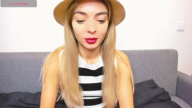 Snapshot of _ellen_meow_ chatting on December 15, 2024, 9:45 am ellen meow online show from December 15, 2024, 9:45 am
