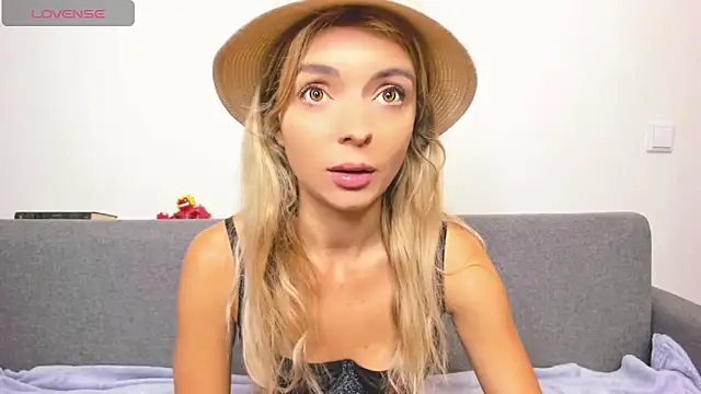 Snapshot of _ellen_meow_ chatting on February 5, 2025, 8:46 pm ellen meow online show from February 5, 2025, 8:46 pm